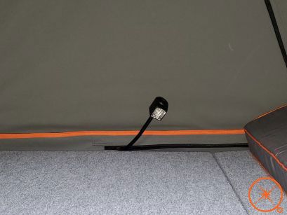 Liseuse installée dans le canopy Camper Alu-Cab