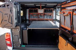 TOYOTA HILUX REVO - INTERIEUR CANOPY CAMPER&nbsp; EXTRA CABINE AMÉNAGÉ