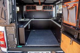 TOYOTA HILUX REVO - INTERIEUR CANOPY CAMPER&nbsp; EXTRA CABINE AMÉNAGÉ