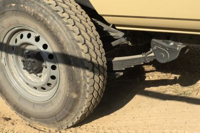 Lames classiques montées sur un toyota LC78