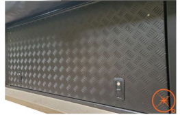 porte latérale papillon de la cellule Khaya