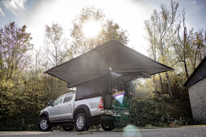 Celule Khaya Alu-Cab avec auvent déployé