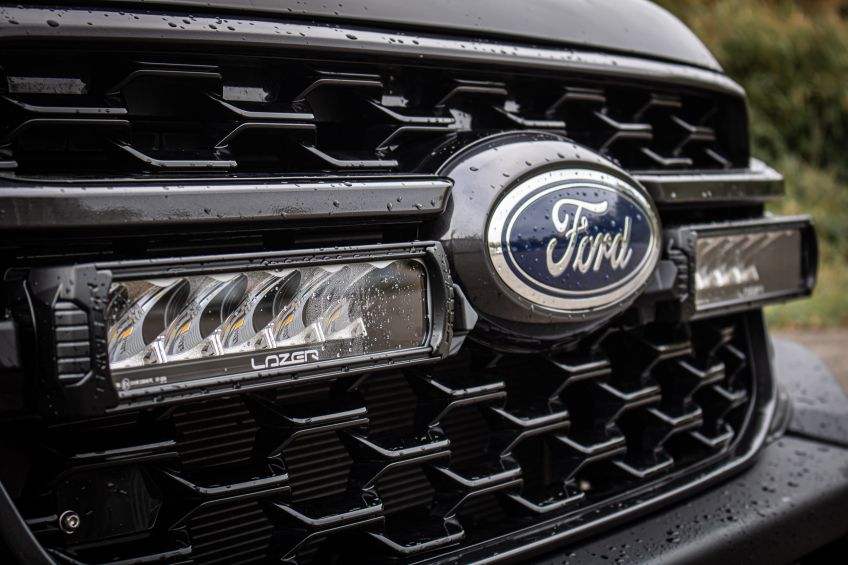 Ford Ranger PXIV préparation tout terrain pick up 4x4 raid bivouac en Alsace Canopy Camper Alu-Cab kit calandre Lazer