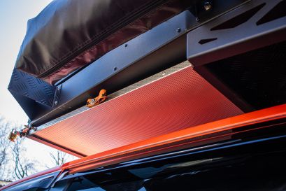 table de camping en aluminium alu-cab et son support de rangement pour canopy camper