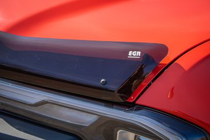 détail Protège capot teinté EGR