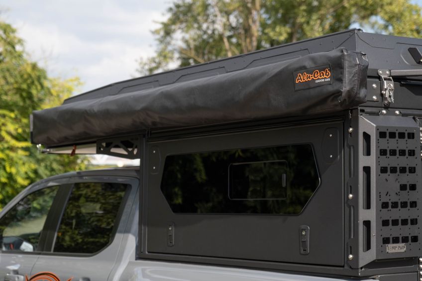 Ford Ranger Raptor 2023 équipé par equip'raid modcap alu-cab auvent autoporté 270°