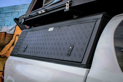 détail de Hardtop Alu-Cab Explorer 3 sur Hilux Revo 2016