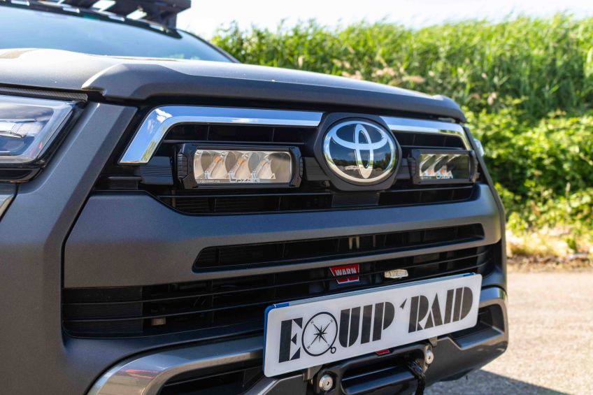 toyota-hilux-revo-invincible-preparation-4x4-alsace-tente-de-toit-equipraid-kit-lazer-integration-calandre