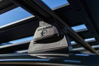 toyota-hilux-revo-invincible-preparation-4x4-alsace-tente-de-toit-equipraid-pied-rhinorack