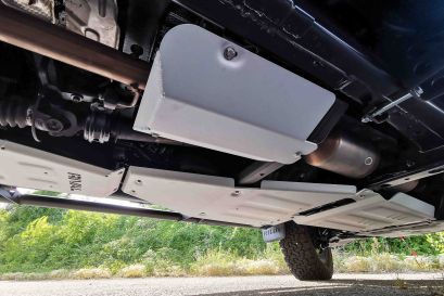 toyota-hilux-revo-invincible-preparation-4x4-alsace-tente-de-toit-equipraid-ski-de-protection