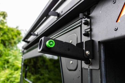 Nouvel élément qui fixe le support latéral de la tente du Modcap Family.