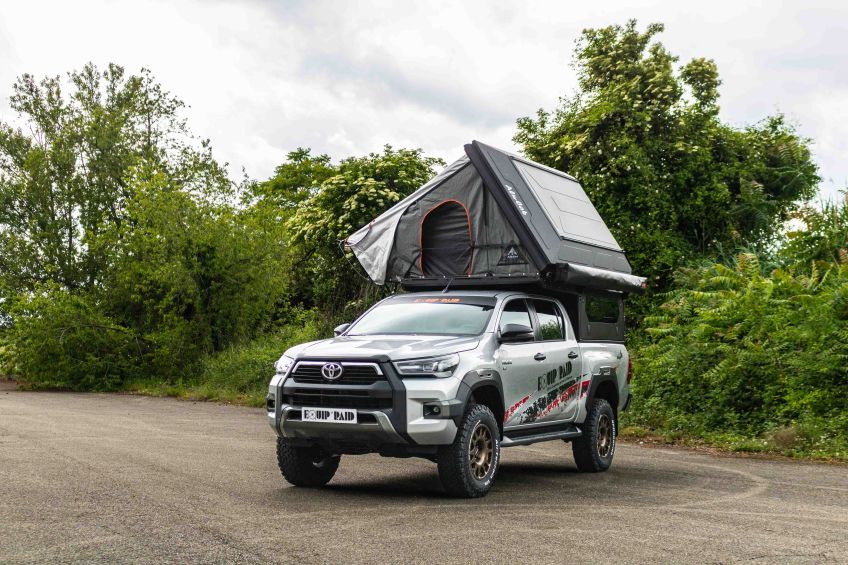 Toyota Hilux Double cabine v6 Revo avec Alu-Cab Modcap Family ouvert