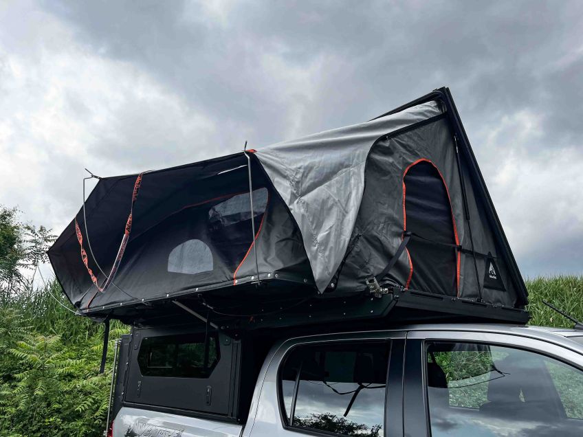 La tente du Modcap Family parait déjà spacieuse de l'extérieur