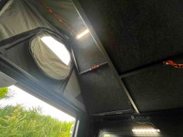 De multiples points d'éclairages sont installés dans le modcap family