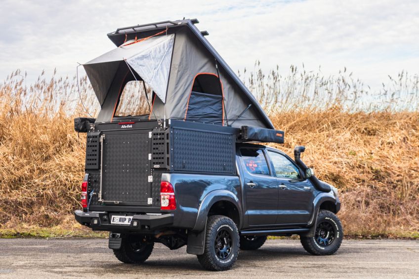 Le toit relevable du Canopy Camper Alu-Cab abrite une tente 2 personnes similaire à la Gen 3-R