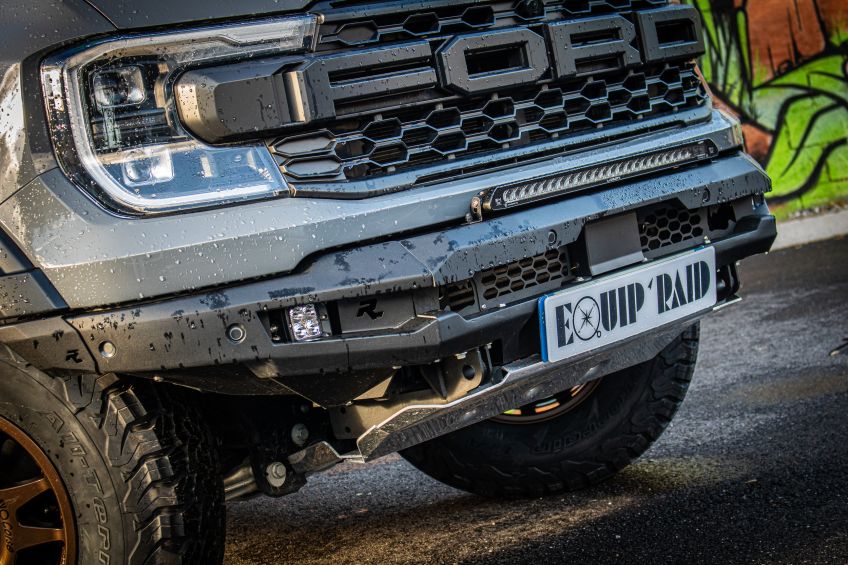 Ford Ranger Raptor préparé par Equip'Raid avec une cellule Khaya Alu-Cab