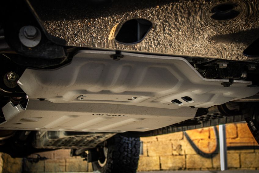 Ford Ranger Raptor préparé par Equip'Raid avec une cellule Khaya Alu-Cab blindages Rival