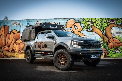 Ford Ranger Raptor préparé par Equip'Raid avec une cellule Khaya Alu-Cab
