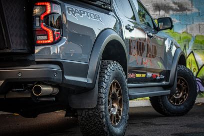 Ford Ranger Raptor préparé par Equip'Raid avec une cellule Khaya Alu-Cab