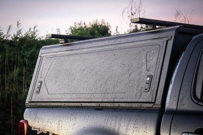 Ford Ranger PXII préparation véhicule tout-terrain picku 4x4 par equip'Raid hardtop alu-cab contour