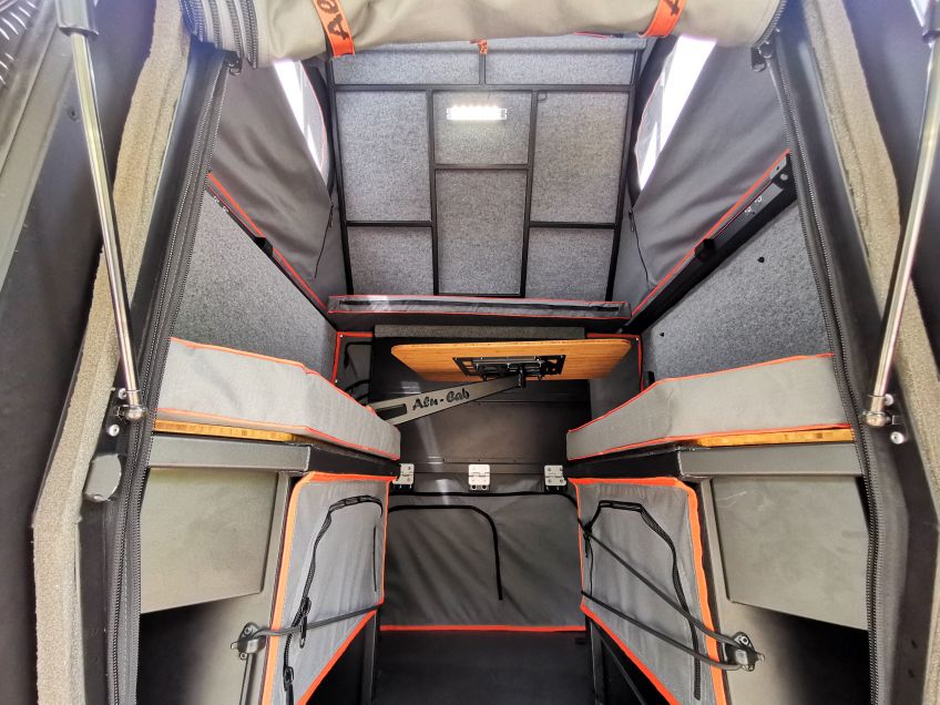 intérieur de la cellule Khaya ALUCAB