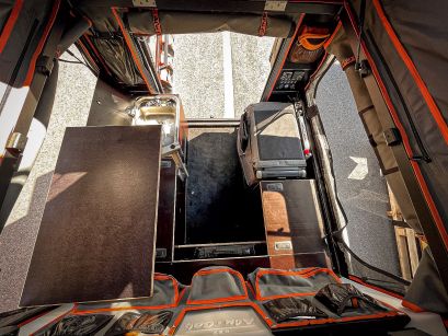 Ford ranger Canopy Camper Alu-Cab préparé par Equip'Raid Mulhouse