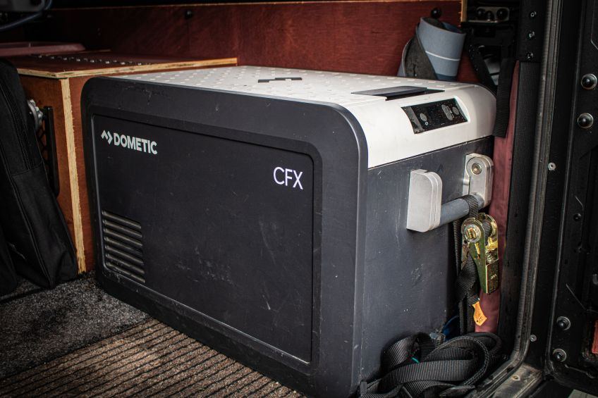 Préparation pick up Ford Ranger PXIII 4x4 tout-terrain par Equip'Raid Canopy Camper dometic cfx3 réfrigérateur