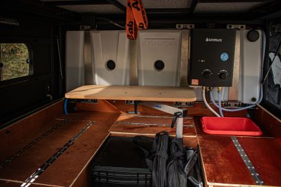 Préparation pick up Ford Ranger PXIII 4x4 tout-terrain par Equip'Raid Canopy Camper chauffe eau et reservoir