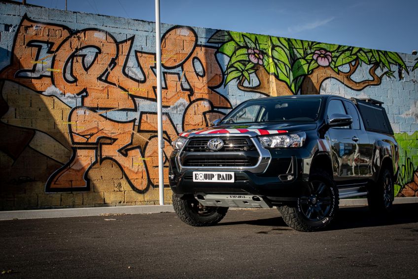 préparation 4x4 alsace par Equip'Raid Toyota Hilux revo professionnel suspension blindage hardtop 2022