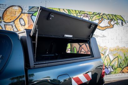 préparation 4x4 alsace par Equip'Raid Toyota Hilux revo professionnel  hardtop alu-cab