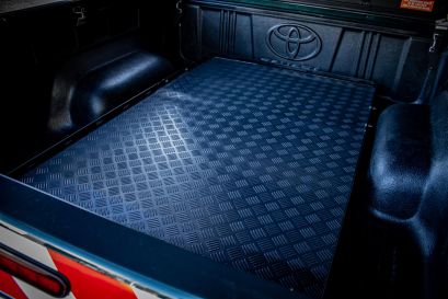 préparation 4x4 alsace par Equip'Raid Toyota Hilux revo professionnel playteau coiulissant pick up hardtop