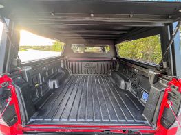 Ford Ranger Raptor 2023 préparé par Equip'Raid Hardtop Contour Alu-Cab