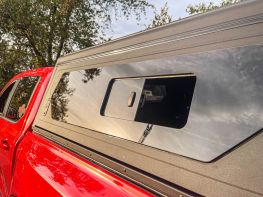 Ford Ranger Raptor 2023 préparé par Equip'Raid Hardtop Contour Alu-Cab