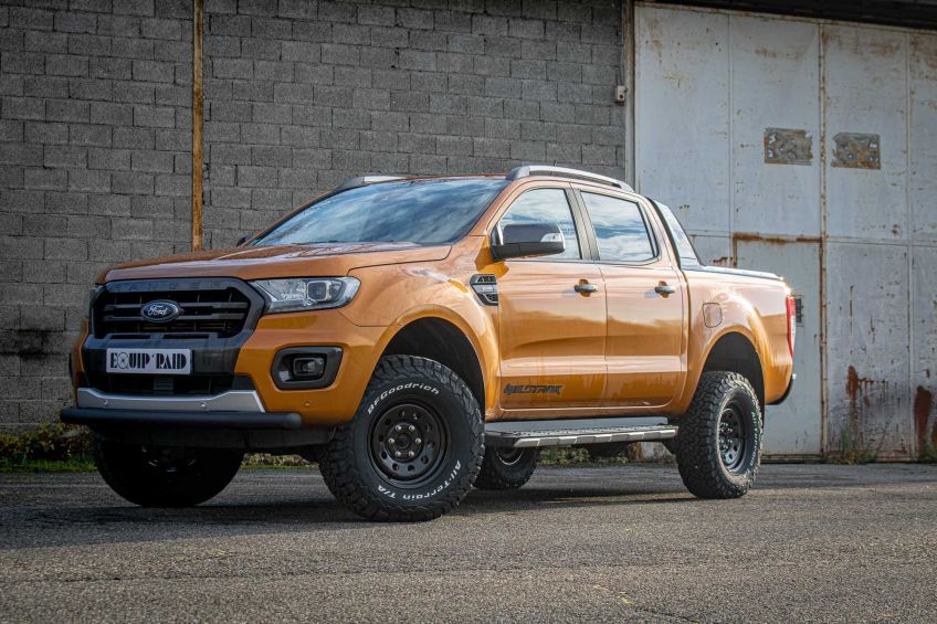 préparation Ford Ranger PXIII tout-terrain 4x4 jantes alu suspensions terrain tamer 3/4 avant