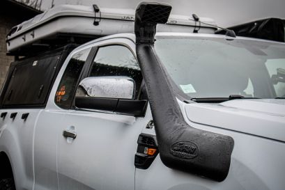 Ford Ranger PXIII préparé par Equip'Raid Hardtop tente de toit équipement 4x4 tout-terrain snorkel SAFARI