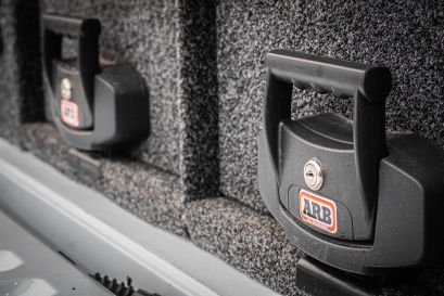 Ford Ranger PXIII préparé par Equip'Raid Hardtop tente de toit équipement 4x4 tout-terrain ARB