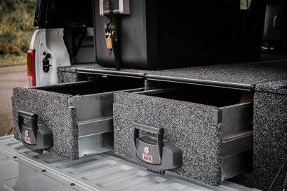 Ford Ranger PXIII préparé par Equip'Raid Hardtop tente de toit équipement 4x4 tout-terrain rangement ARB