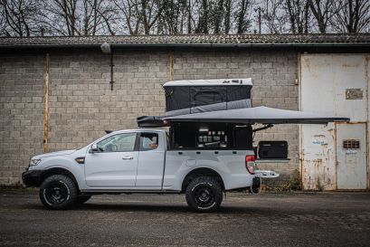 Ford Ranger PXIII préparé par Equip'Raid Hardtop tente de toit équipement 4x4 tout-terrain