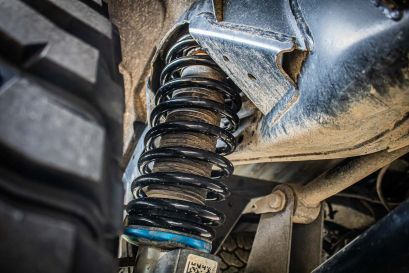 Ford Ranger Raptor bleu préparé par Equip'Raid équipement 4x4 offroad rehausse Terrain Tamer