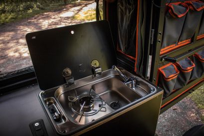 Ford ranger Canopy Camper Alu-Cab préparé par Equip'Raid Mulhouse