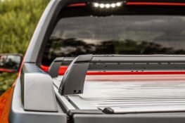 Ford Ranger Raptor 2023 préparé par Equip'Raid couvre benne et barres de portage