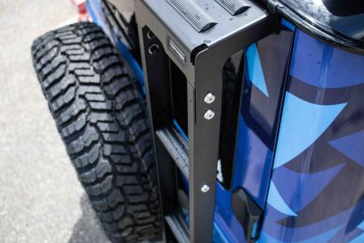 Détail de l'échelle de porte arrière pour Suzuki Jimny