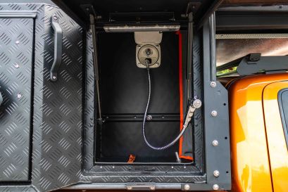 douchette facile d'acces sur la cellule khaya alu-cab