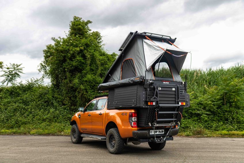 Cellule Khaya Alu-Cab sur ford ranger PXII tente ouverte