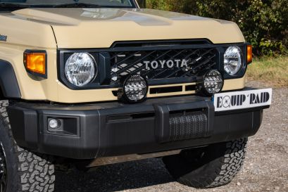 Toyota Land Cruiser 79 2024 facelift version Afrique jantes Evo Corse Equip'Raid véhicule importé Afrique