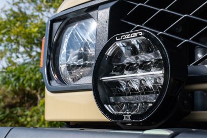 Toyota Land Cruiser 79 2024 facelift version Afrique jantes Evo Corse Equip'Raid feux led Lazer sentinel