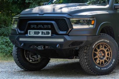 preparation-4x4-dodge-ram-1500-modcap-family-barre-led-incurvée