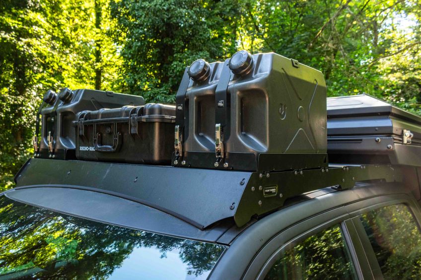 preparation-4x4-dodge-ram-1500-modcap-familygalerie Slimsport-frontrunner-porte-jerrican