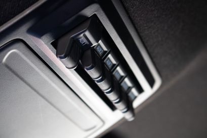 Ford Ranger Raptor 2023 avec couvre benne rigide ARB Hardlid préparé par Equip'Raid