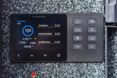 Panneau de contrôle simarine pour système électrique installé chez equip'Raid